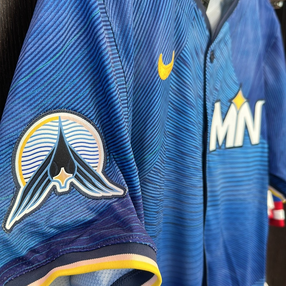 Minnesota Twins Nike City Connect Elite Jersey - Royal - Picture 4 of 5